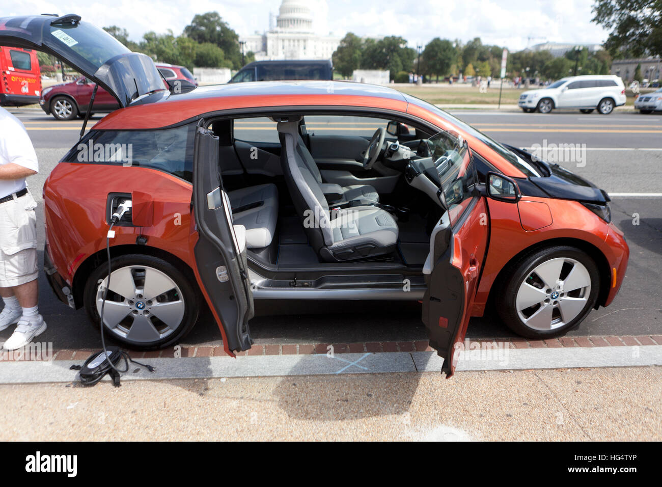 BMW i3 Elektroauto mit seitlichen Türen öffnen - USA Stockfoto