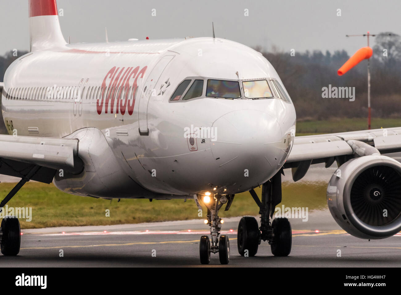 Ein Schweizer International Air Lines Airbus A320-214 Manchester Airport. Stockfoto