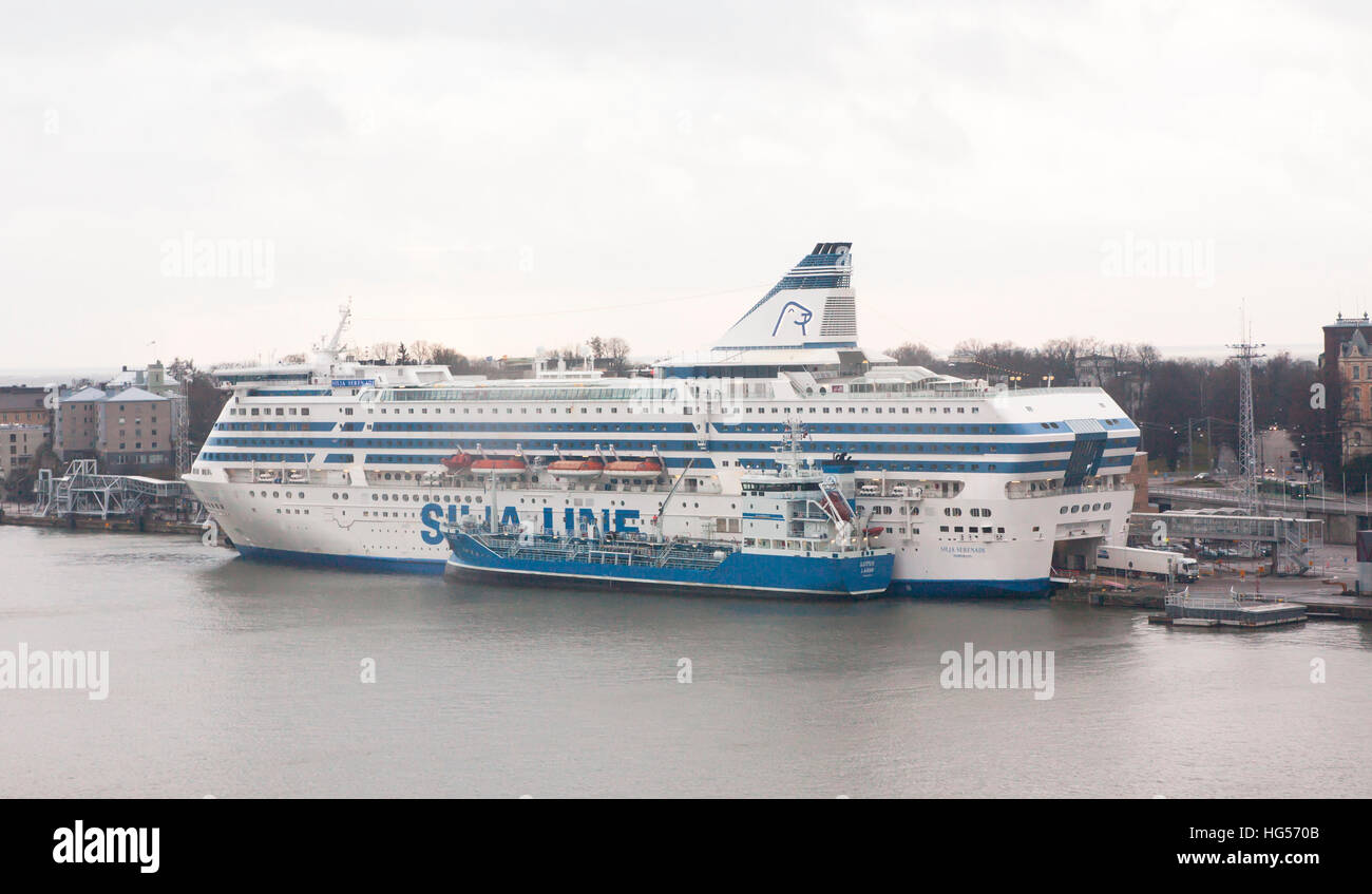 Helsinki, Finnland - 21. Dezember 2015: die Fähre Silja Line im Hafen von Helsinki. Stockfoto