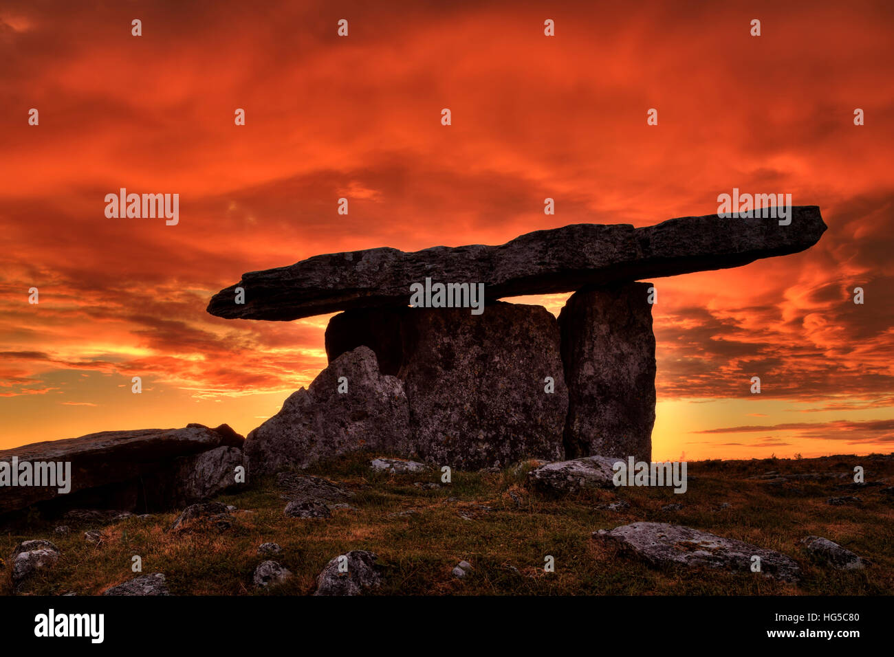 Poulnabrone Portal Tomb, County Clare, Munster, Irland Stockfoto