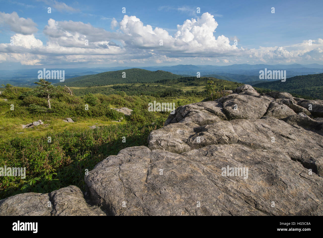 Blick aus einem der vielen felsigen Gipfeln von Grayson Highlands State Park, Virginia, Vereinigte Staaten von Amerika, Nordamerika Stockfoto