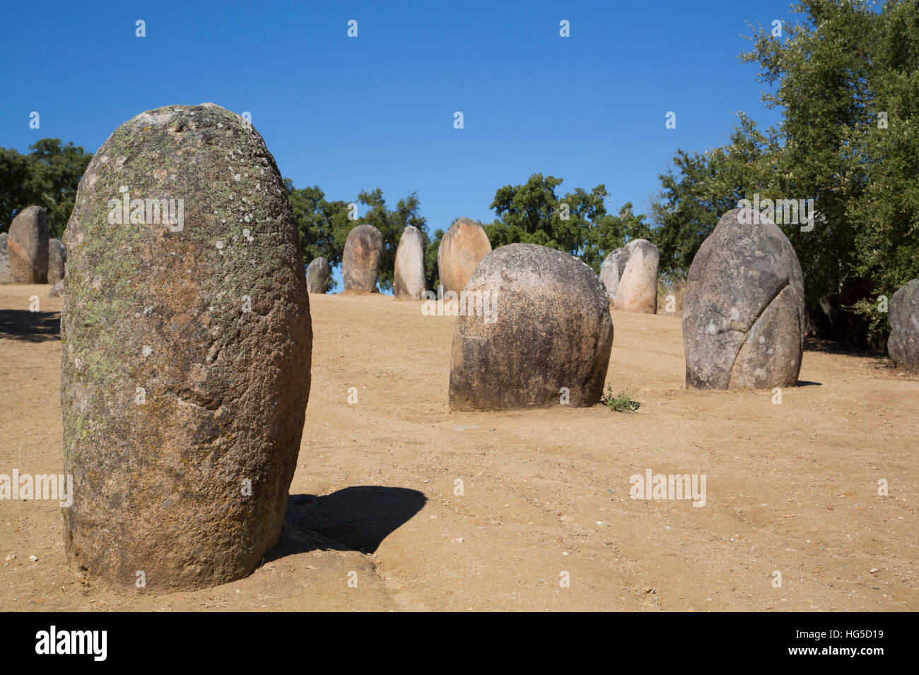 Megalith Stein-Kreise, in der Nähe von 5000 bis 4000 v. Chr., Almendres Cromlech, Evora, Portugal Stockfoto
