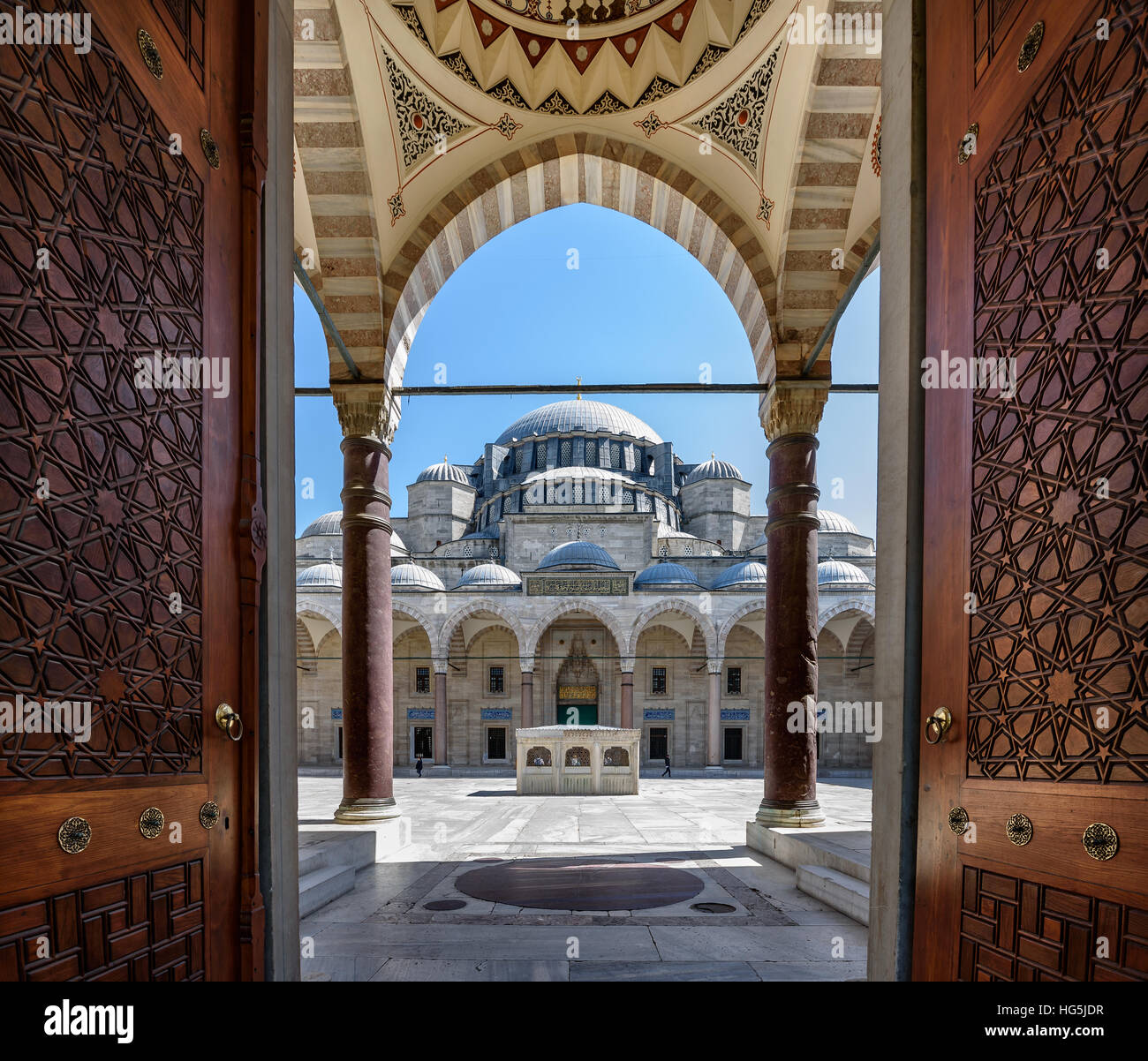 Die Süleymaniye-Moschee ist eine osmanische imperiale Moschee befindet sich auf der dritten Hügel von Istanbul, Türkei. Stockfoto