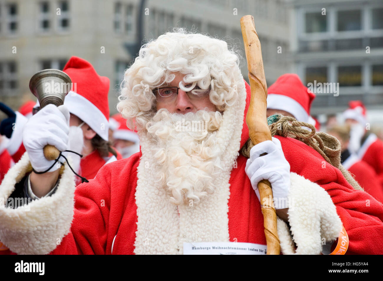 Lauf Santa Lauf (Lauf, Santa, Lauf): Versuch, einen Weltrekord für das größte Weihnachtsmann-Rennen am 16. Dezember Stockfoto