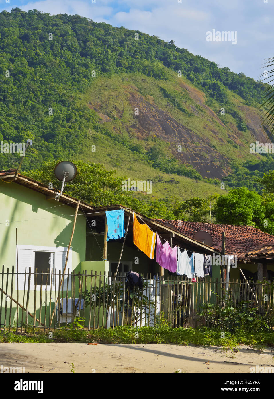 Brasilien, Bundesstaat Sao Paulo, Ilhabela Island, Blick auf das Dorf Bonete. Stockfoto