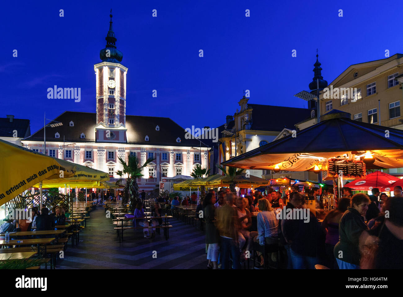 St. Pölten: quadratische Rathausplatz mit Rathaus, Mostviertel, Niederösterreich, Niederösterreich, Österreich Stockfoto