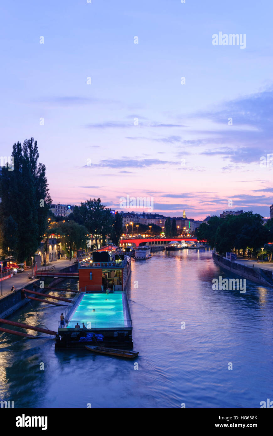 Wien, Wien: Baden Schwimmbad Schiff in den Donaukanal 01., Wien, Österreich Stockfoto