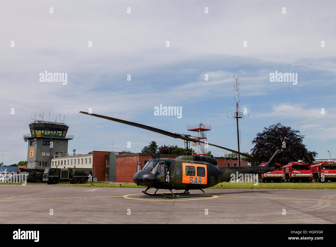 Eine deutsche Armee UH - 1D Huey SAR-Hubschrauber. Stockfoto