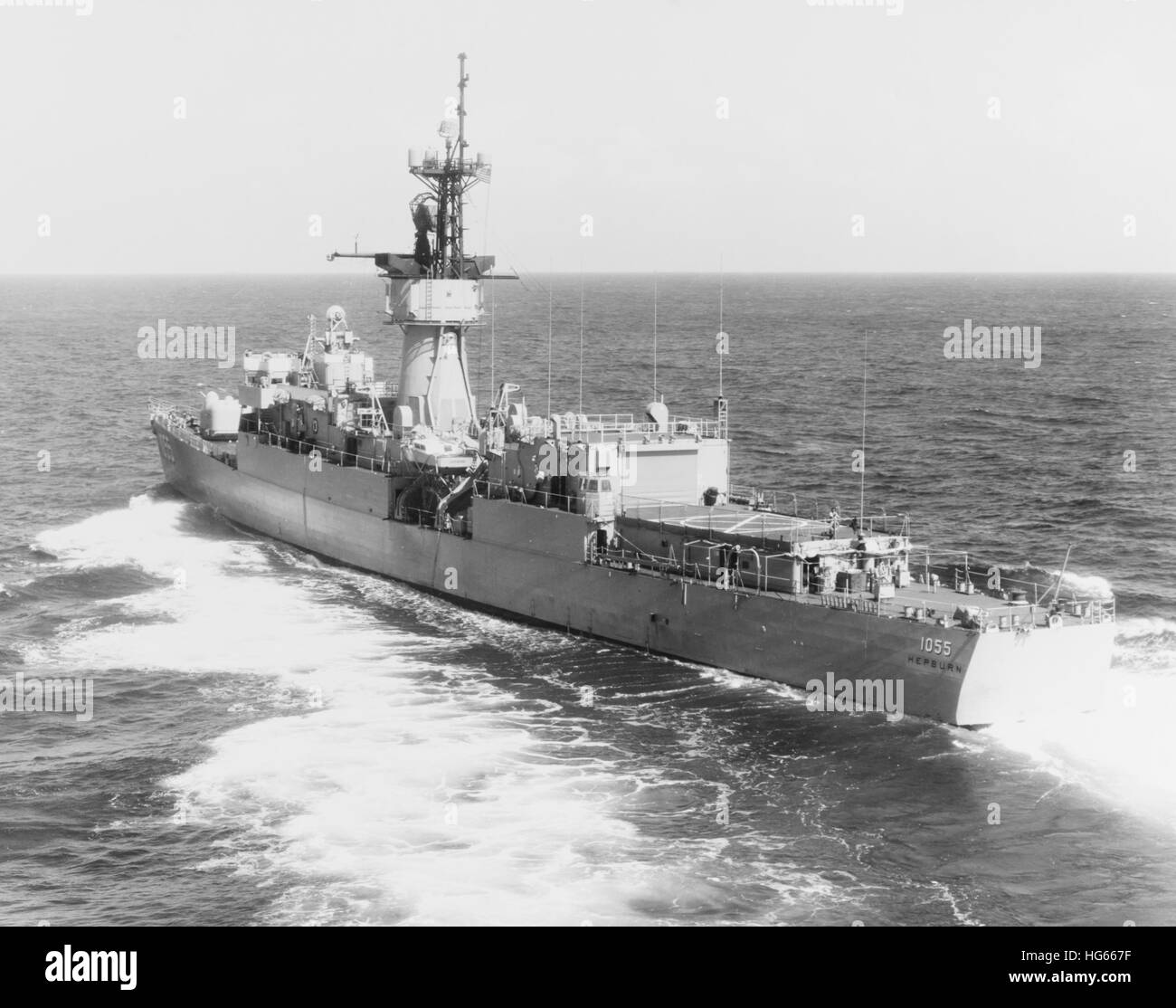 Escort Schiff USS Hepburn (DE-1055) in den Pazifischen Ozean, 1970. Stockfoto
