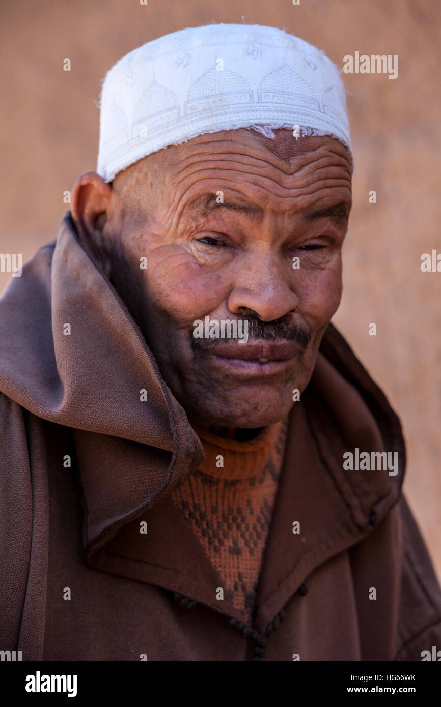 Elkhorbat, Marokko.  Im mittleren Alter Mann der Berber. Stockfoto