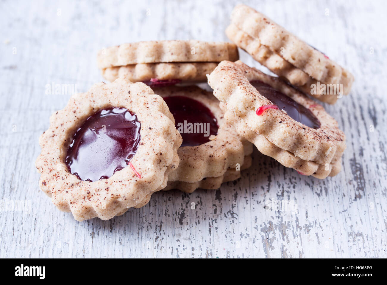 Kekse mit Marmelade Stockfoto