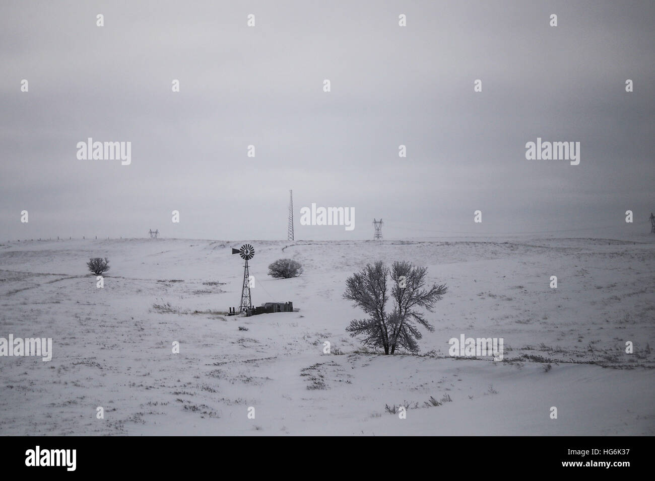 Bismarck, North Dakota, USA. 5. Januar 2017. Eine Windmühle ist entlang der Interstate 94 in der Bakken Bildung in Wibaux, Montana gesehen © Joel Engel Juarez/ZUMA Draht/Alamy Live News Stockfoto