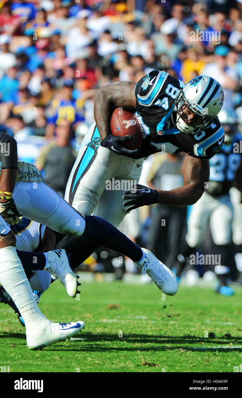 Los Angeles, Kalifornien, USA. 6. November 2016. Ed Dickson der Carolina Panthers in Aktion während einer 13-10-Sieg über die Los Angeles Rams an der Los Angeles Memorial Coliseum in Los Angeles, Ca. © John Pyle/ZUMA Draht/Alamy Live News Stockfoto