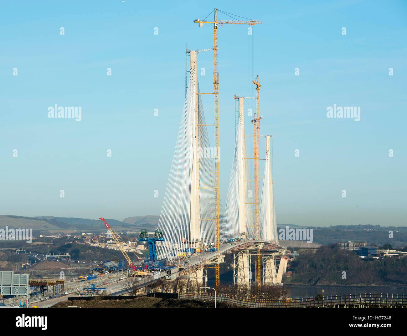 Die Queensferry Crossing im Bau. Die neue Brücke führt über den Firth of Forth-Mündung Verkehr. Stockfoto