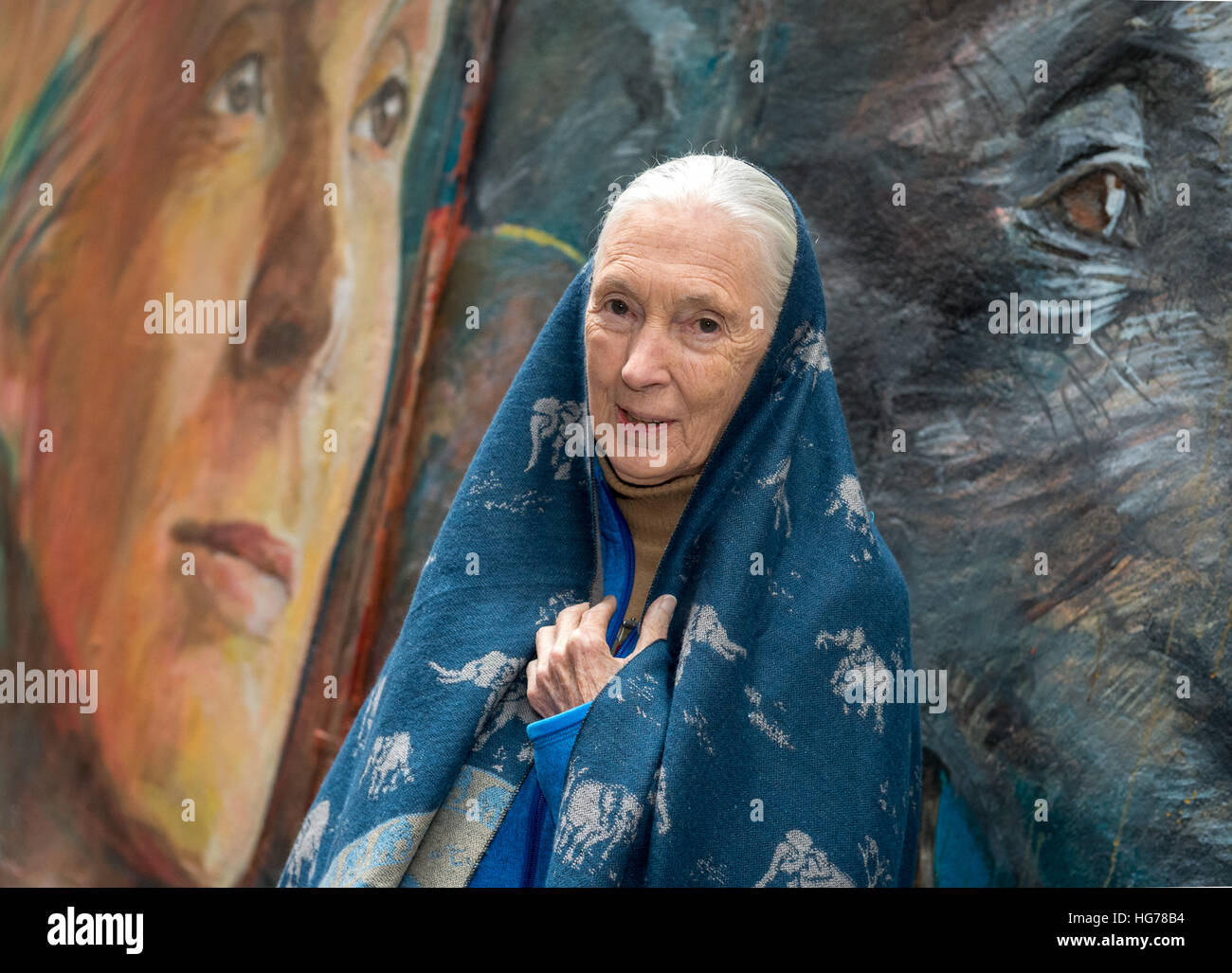 Naturschützer Dame Dr. Jane Goodall, enthüllt ein Wandbild von lokalen Künstlers Adam Lo ihr selbst-und Tiere.  "Wände des Wandels" Straßenkunst in Hong K Stockfoto