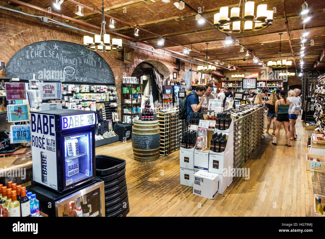 New York City, NY NYC Manhattan, Chelsea Market Wine Vault, Shop Marktplatz Verkauf Einzelhandel Geschäft Geschäft Display Verkauf Wein innen Stockfoto