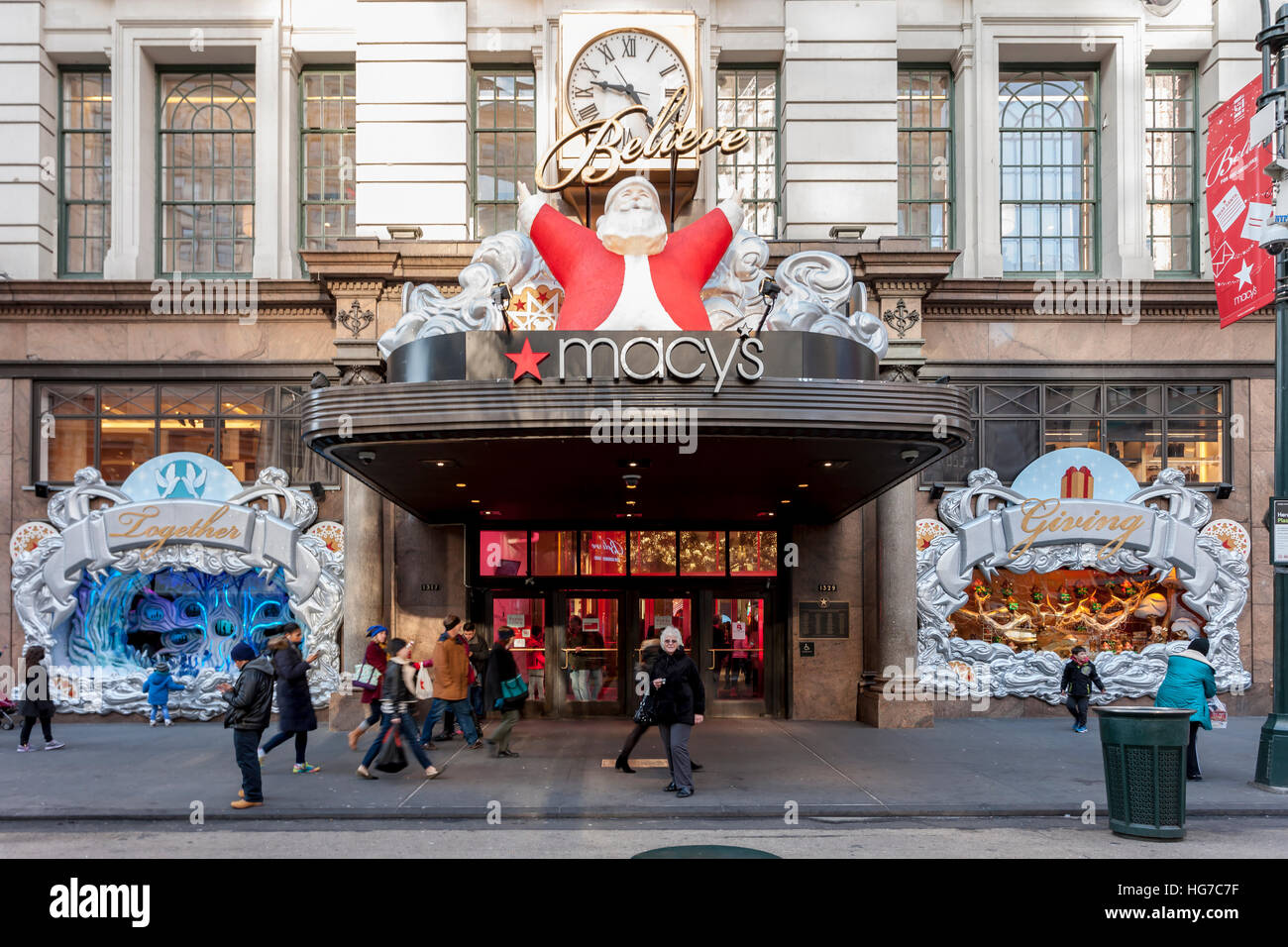 Kaufhaus Macys zu Weihnachten, Herald Square, New York. Stockfoto