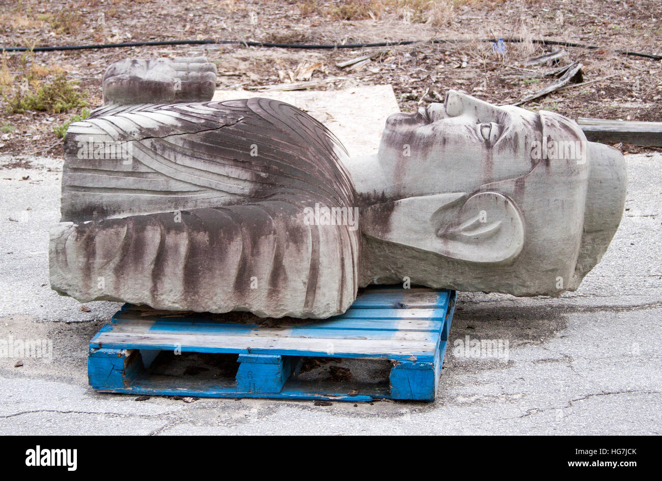 Die Ruinen des ehemaligen herrlichen China-Vergnügungsparks in Apopka, Florida, spiegeln die Vergangenheit der kulturellen Ausstellungen und Miniaturdenkmäler wider. Stockfoto