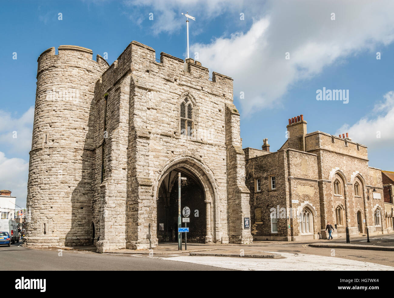 Das Westgate, ein mittelalterliches Torhaus in Canterbury, Kent, England Stockfoto