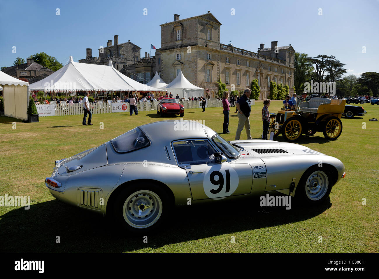 Ein Jaguar E-Type Rennwagen auf die Wilton Classic & Supercar Show 2015, Wilton House, Wiltshire, Vereinigtes Königreich. Stockfoto