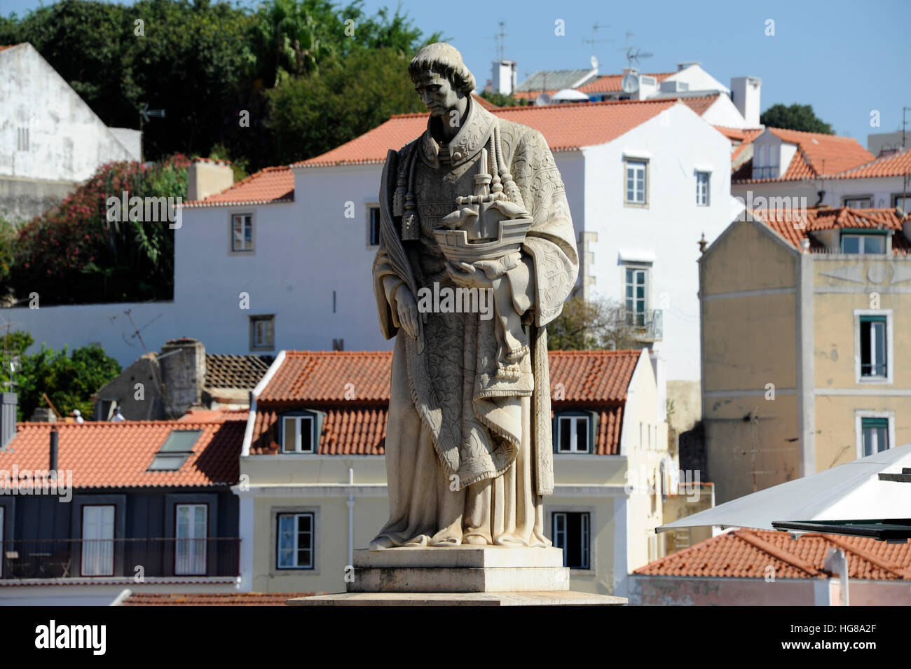 Sao Vicente Statue Blick vom Miradouro Portas Sol, Alfama, Lissabon, Lissabon, Portugal Stockfoto