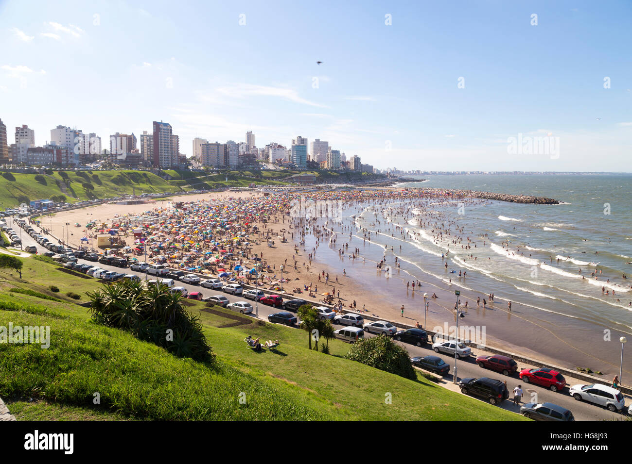 Weiten Blick über den Strand von Mar Del Plata Stadt Stockfoto