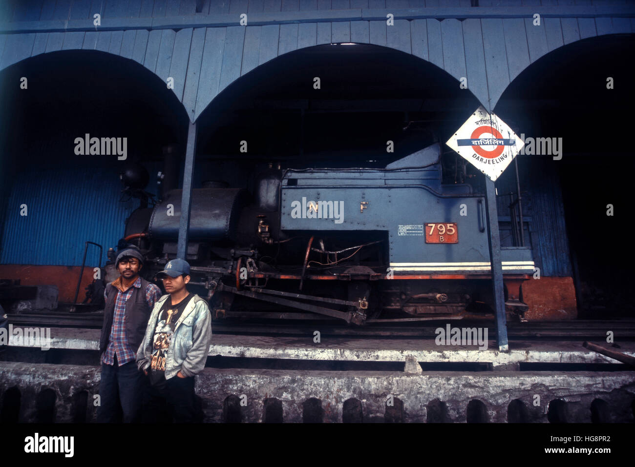 Schmalspur-Dampfzug in waren/Motor vergossen für Wartung, Shimla, Indien Stockfoto