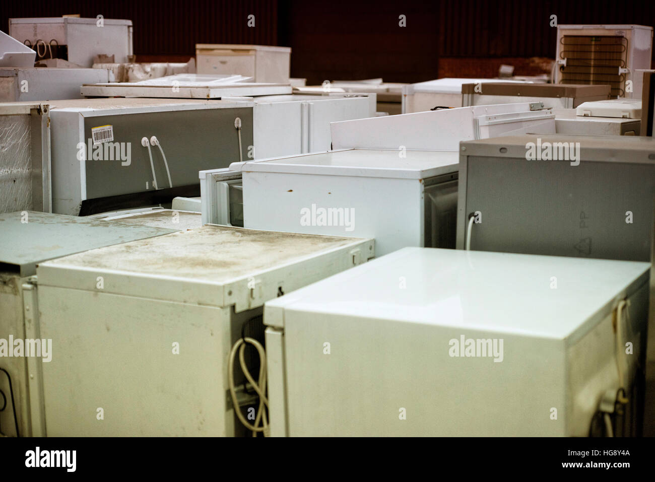 Gerät Friedhof: ausgediente Kühlschränke, Gefrierschränke und Waschmaschinen, etc.. Stockfoto