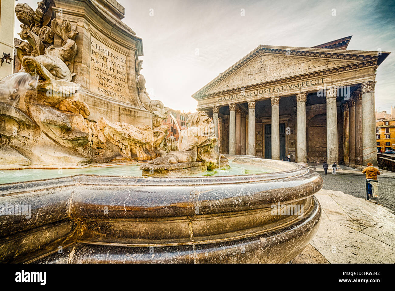 Brunnen und Obelisken auf monumentale Platz im historischen Zentrum von