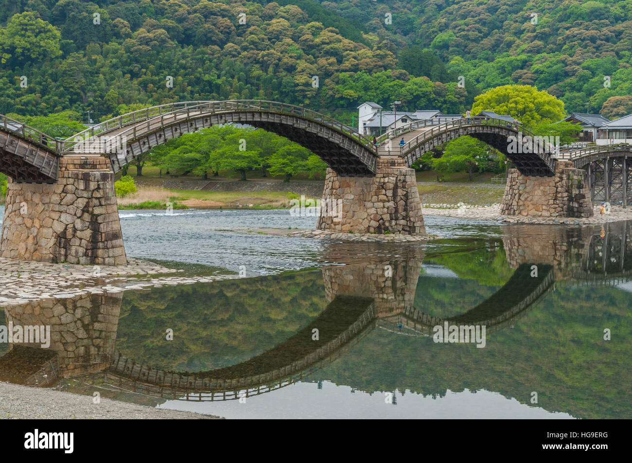 Kintai, Bögen Brücke überqueren Nishiki Fluss, Iwakuni, Japan Stockfoto