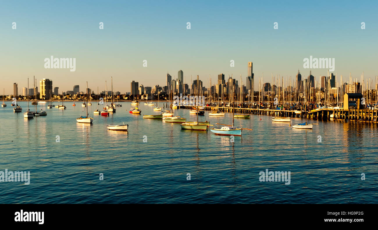 Skyline von Melbourne aus St Kilda, Victoria, Australien Stockfoto