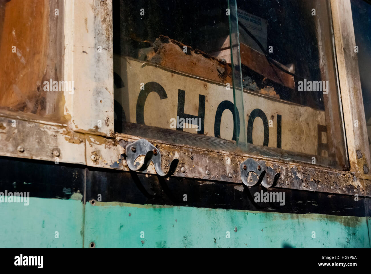 Alte rostige Schulbus Stockfoto
