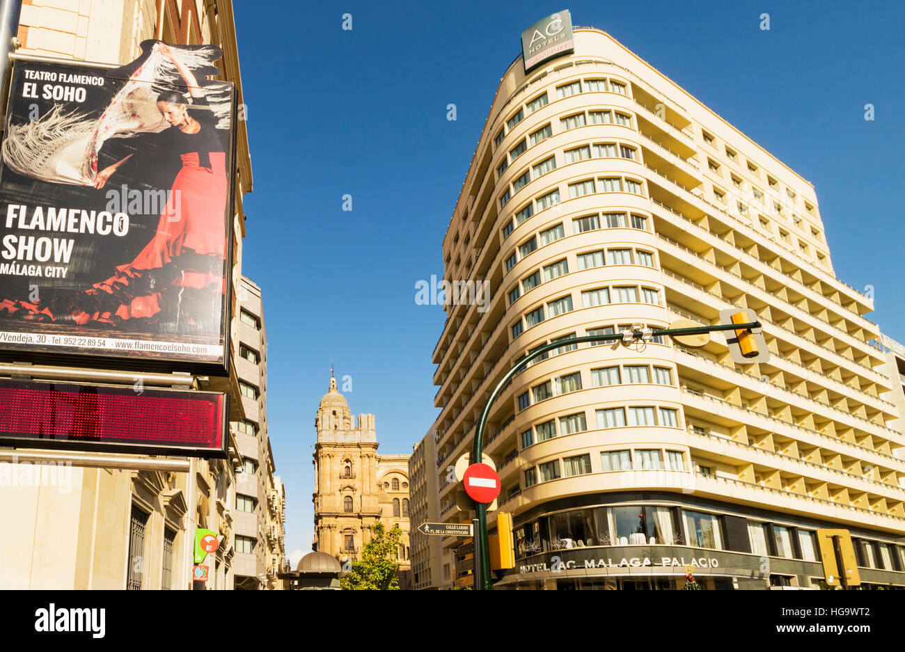 Málaga, Costa Del Sol, Provinz Malaga, Andalusien, Südspanien.  Das 4-Sterne Hotel Malaga Palacio an der Ecke Calle Cortina de Muelle und Ca Stockfoto