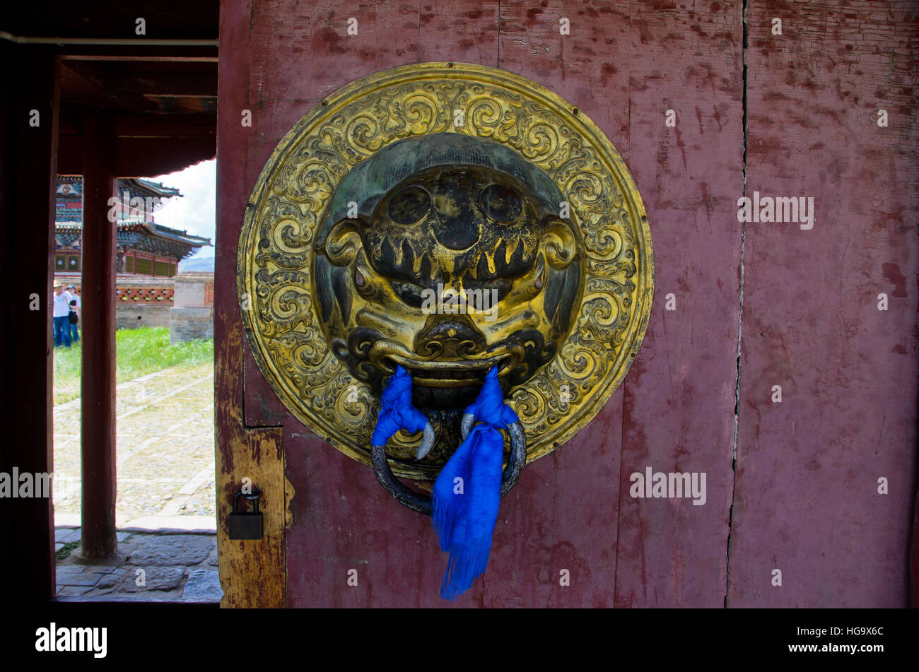 Der Löwe-Knopf an einem Eingang an das Gehäuse des Klosters Erdene Zuu Stockfoto
