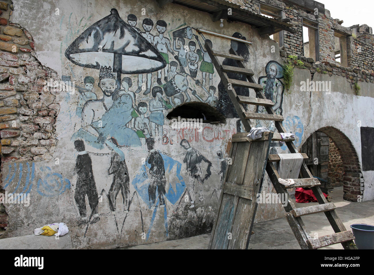Verkommene kolonialen Gebäude mit Graffiti, Jamestown, Accra, Ghana Stockfoto
