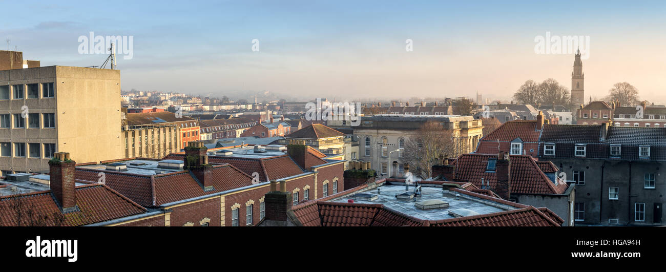 Bristol Stadtbild und Skyline an einem kalten Wintermorgen Stockfoto