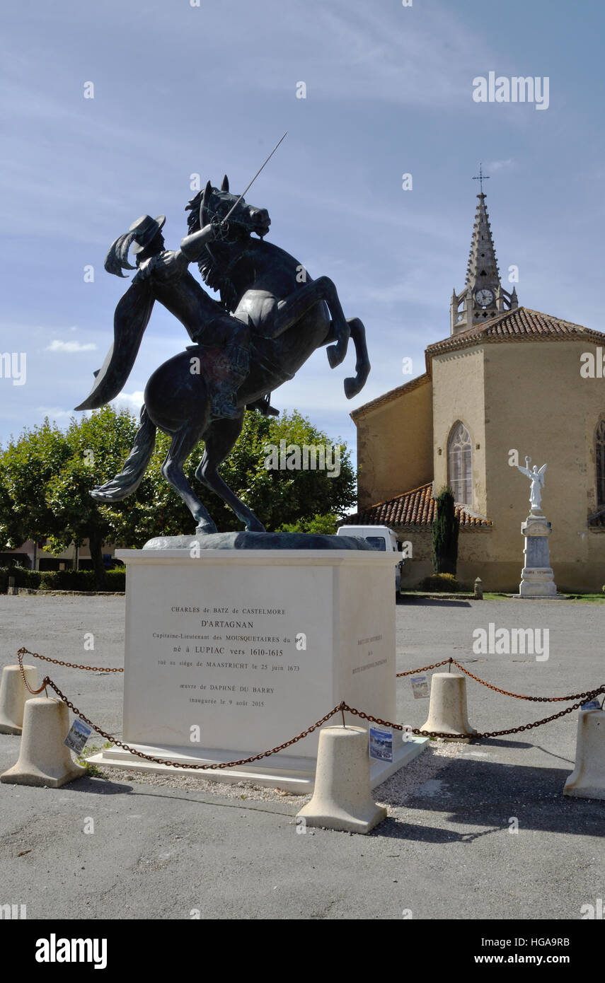 Bronzestatue von d ' Artagnan, einer der drei Musketiere, im Ort d ' Artagnan, Lupiac, Frankreich. Stockfoto