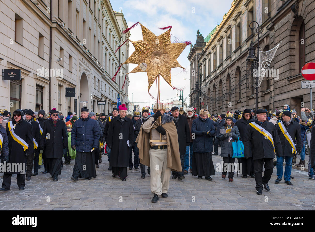 Poznan, Polen. 6. Januar, 2017. Epiphanie Urlaub in der christlichen Religion - traditionelle Prozession, die Rekonstruktion der Besuch der Heiligen Drei Könige zum Kind Stockfoto