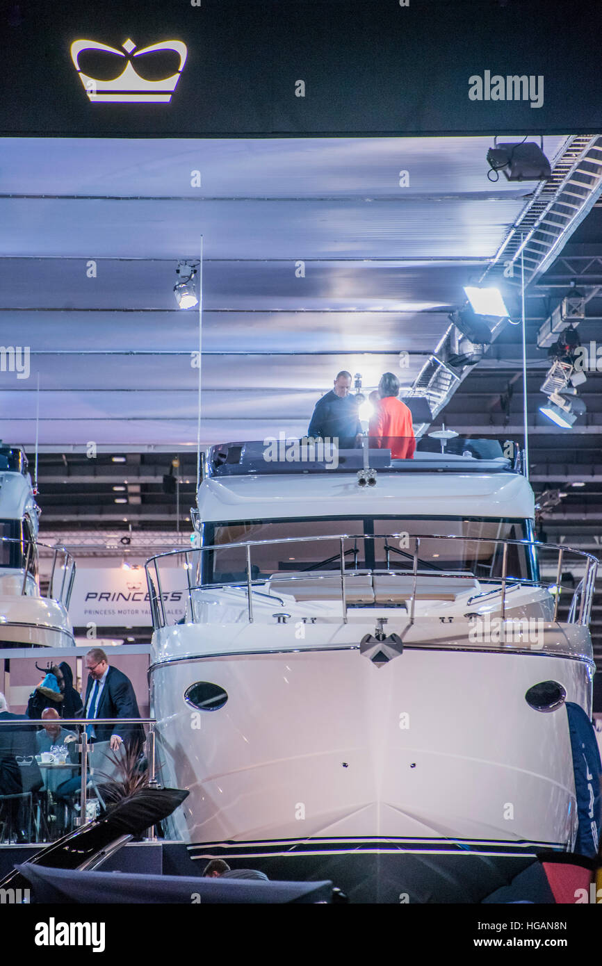London, UK. 7. Januar 2017. Princess Yachts - The London Boat Show öffnet im Excel Centre. London, 7. Januar 2017 © Guy Bell/Alamy Live News Stockfoto