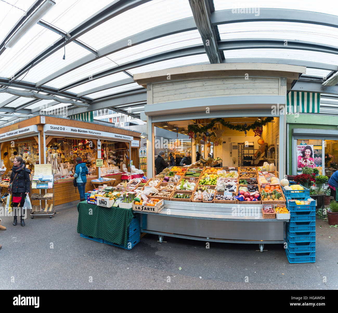 Düsseldorf - 5. Januar 2017: Hirh Auflösung, hyperrealistischen Blick auf den stationären Markt am Carlsplatz in der Nähe von der berühmten Altstadt Stockfoto