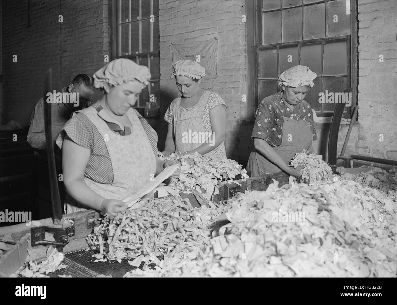 Lappen Sortierung bei der amerikanischen Briefpapier Co., 1936. Stockfoto