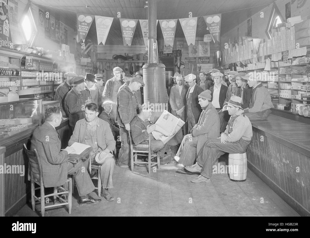 Interviewer für die Tennessee Valley Authority machen persönliche Interviews für Arbeit, 1933. Stockfoto