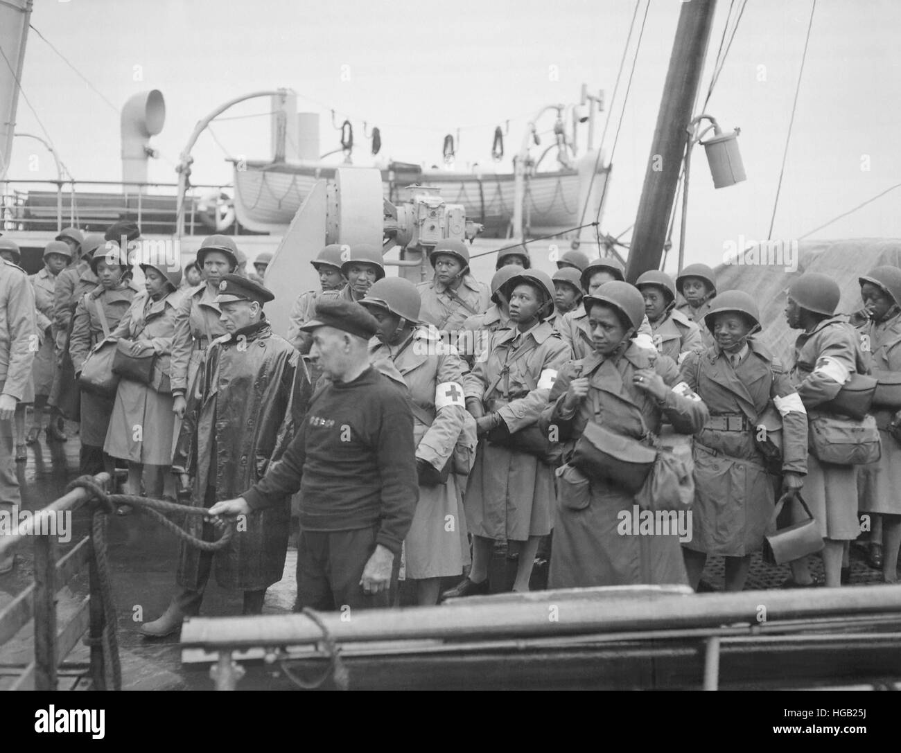 US-Armee Krankenschwestern ziehen in Hafen von Greenock, Schottland. ca. 1944 Stockfoto