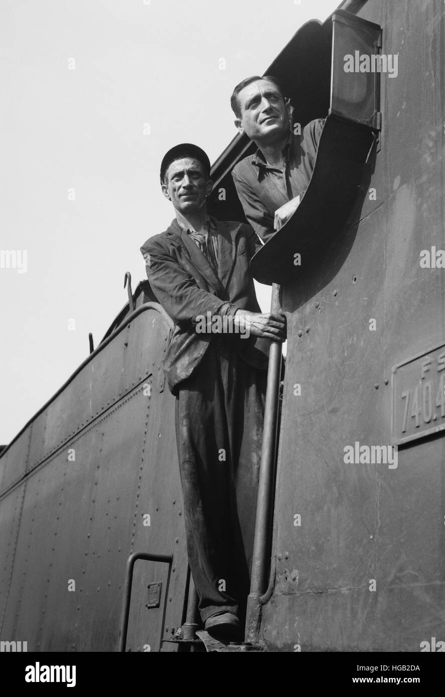 September 1943 - Arbeiter in einem Zug in Sizilien. Stockfoto