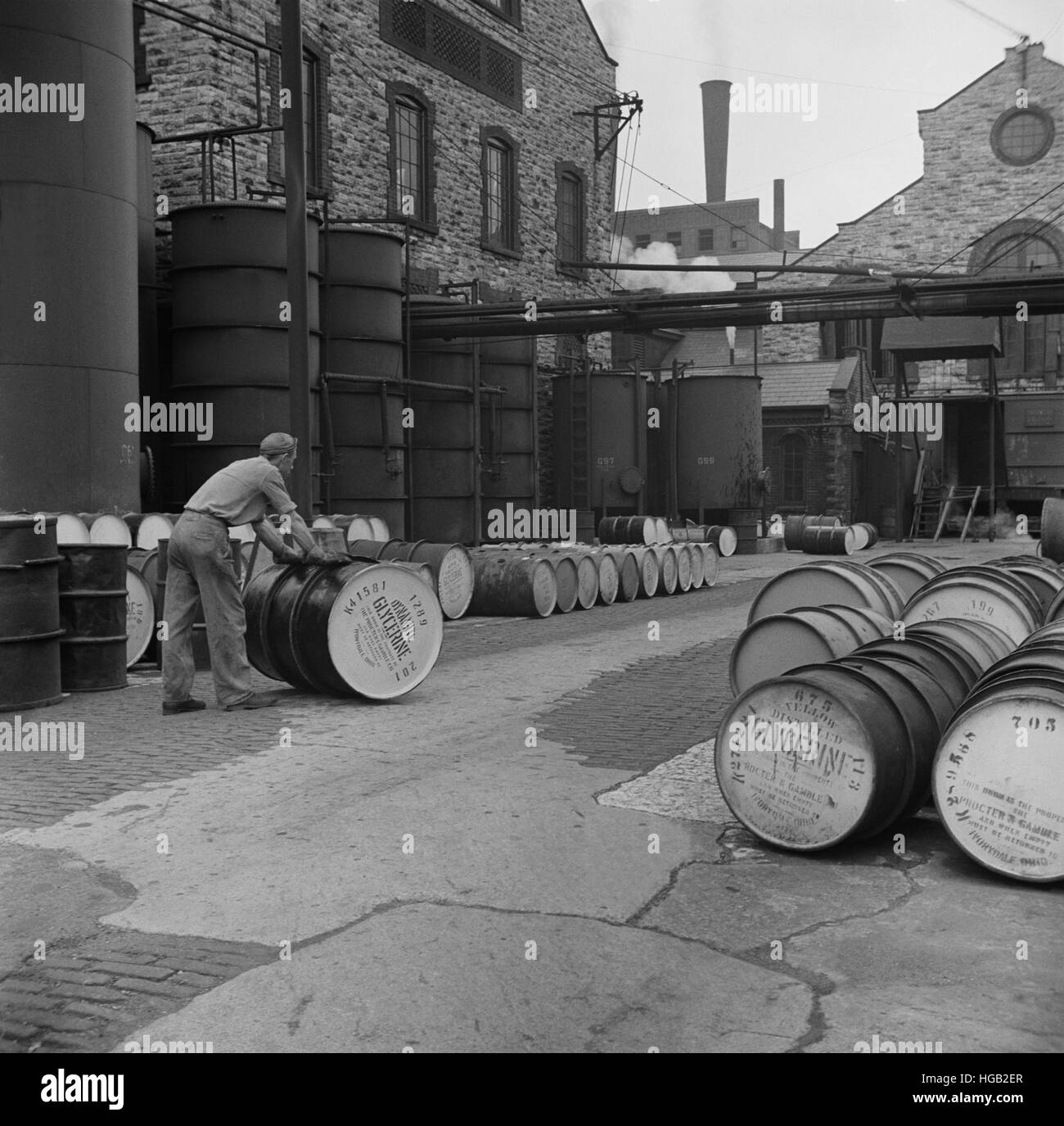 Juni 1943 - versandfertig Trommeln von Glycerin, Cincinnati, Ohio. Stockfoto
