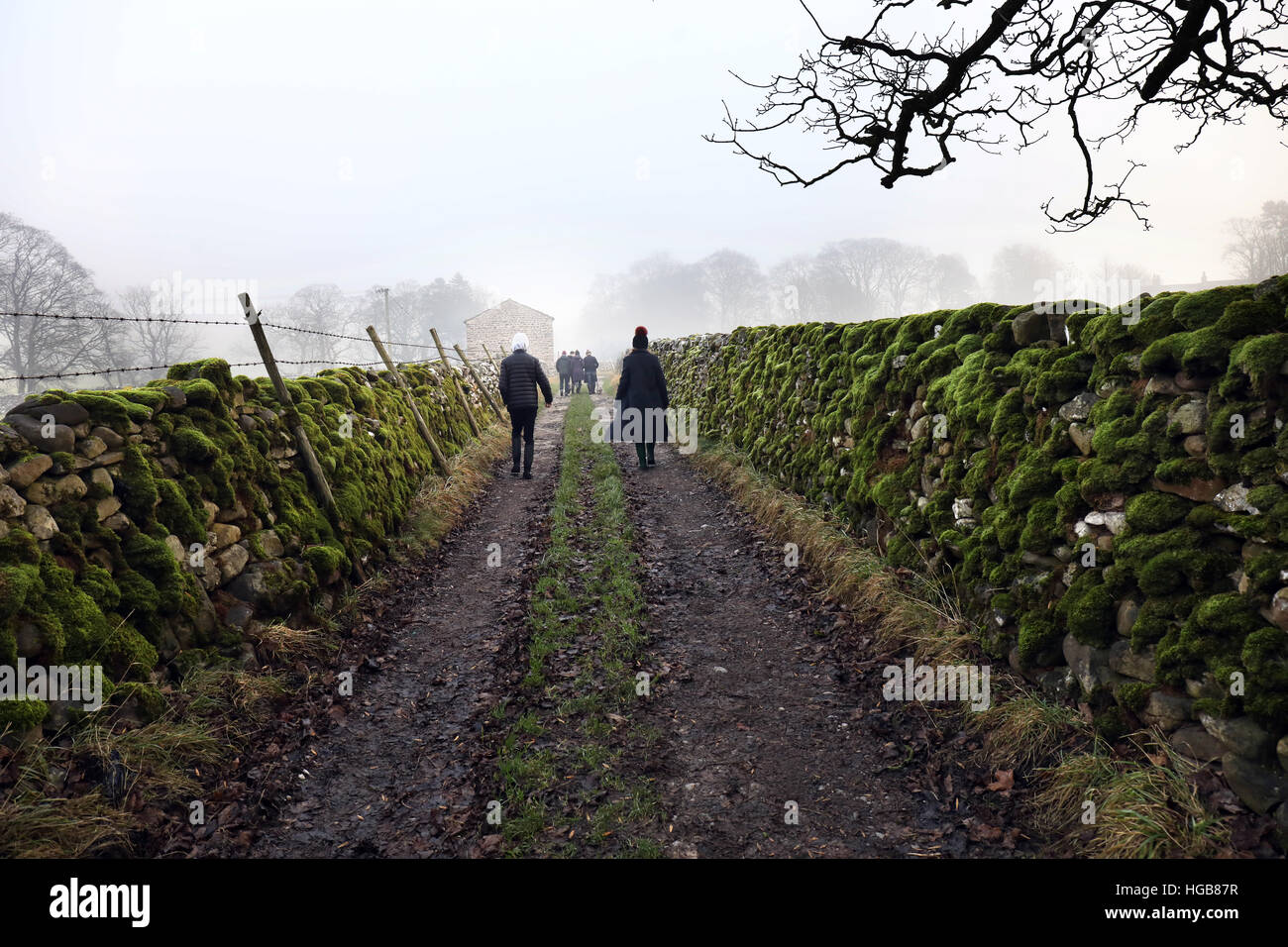 Yorkshire Dales zu Fuß Nebel Nebel gehen Stockfoto