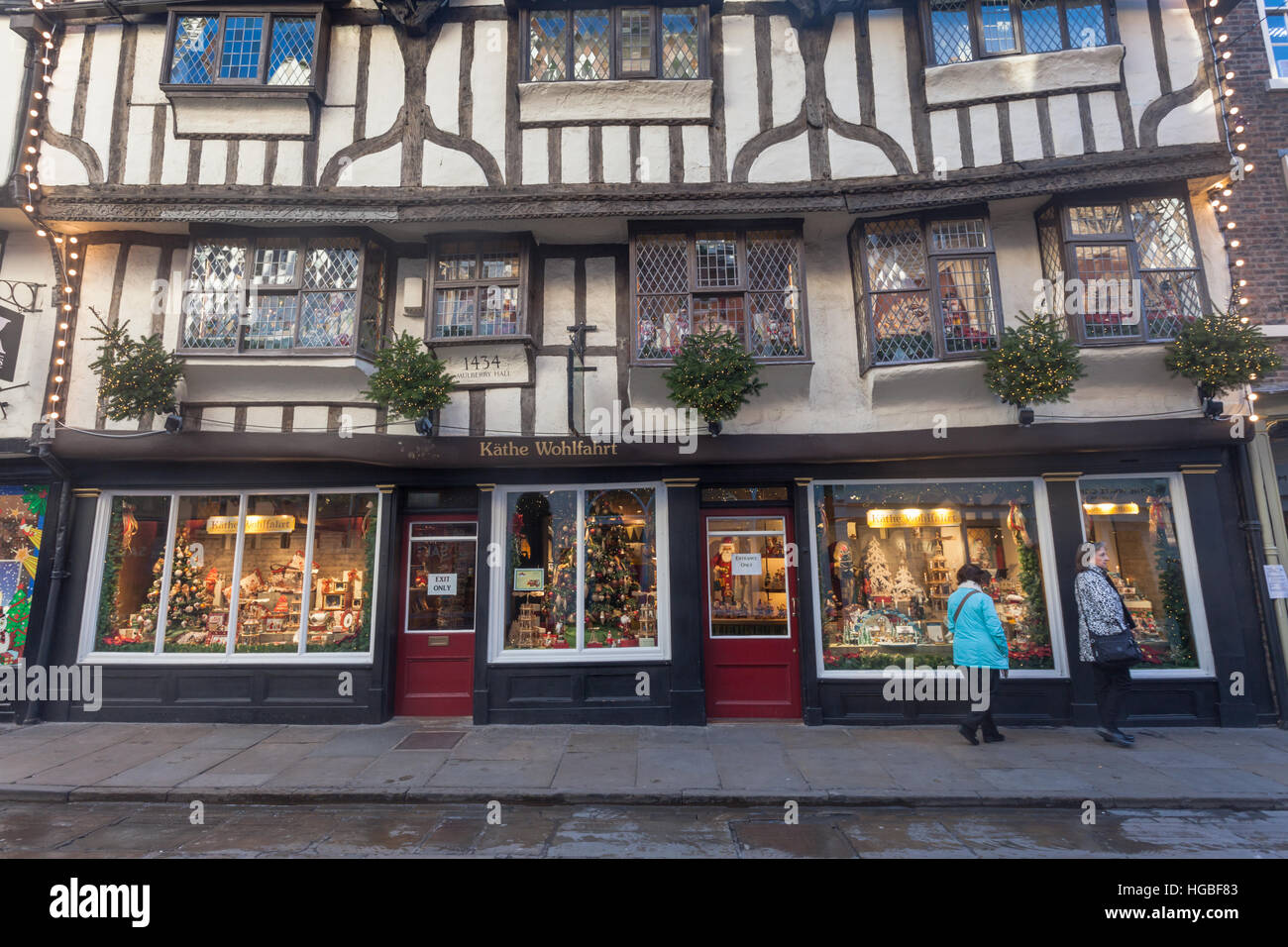 Ladenfront in The Shambles, berühmte mittelalterliche Einkaufsstraße im Stadtzentrum von York, UK Stockfoto