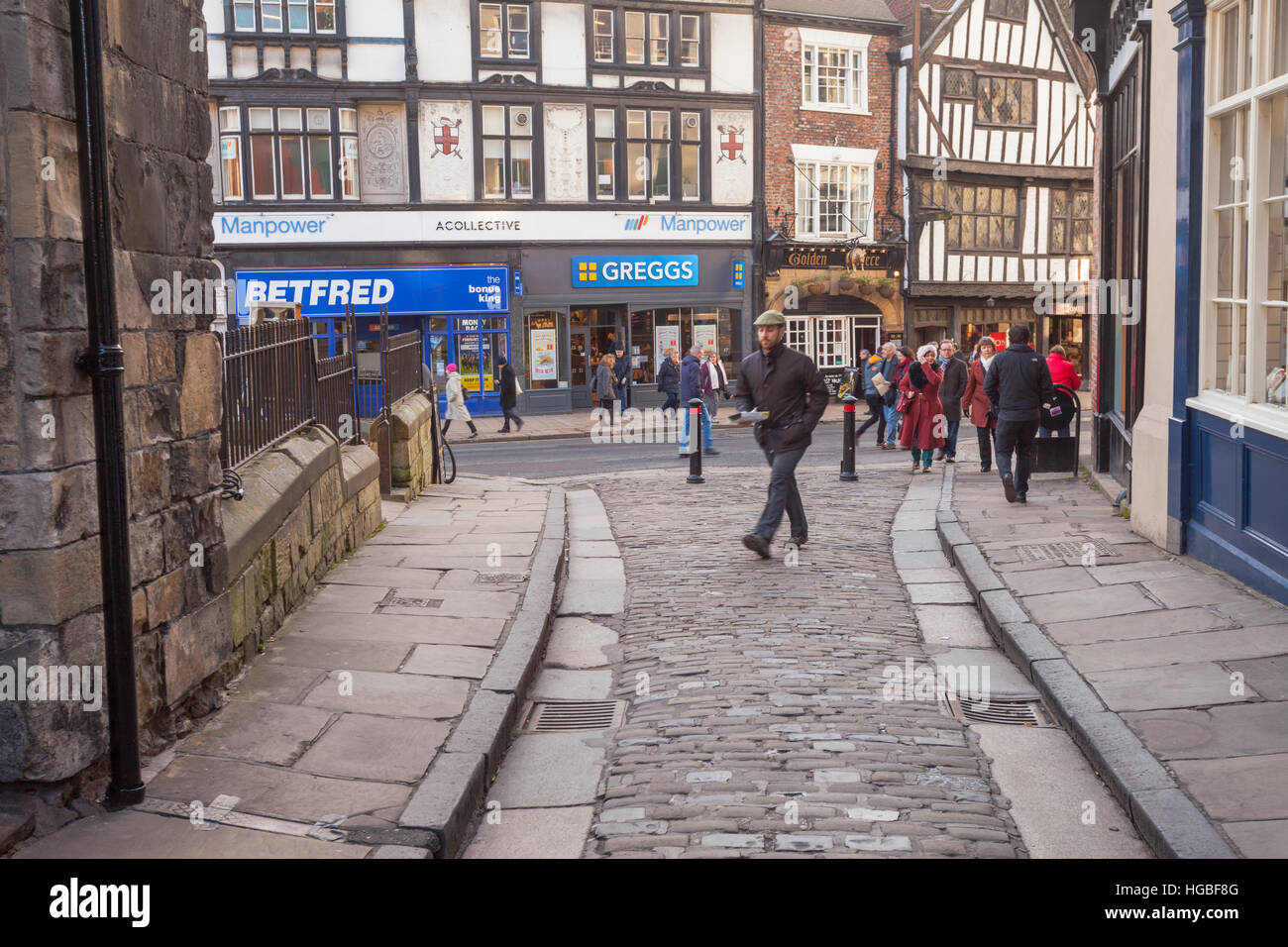 Straßenszene in Winter, The Shambles York Stadtzentrum, Yorkshire UK Stockfoto