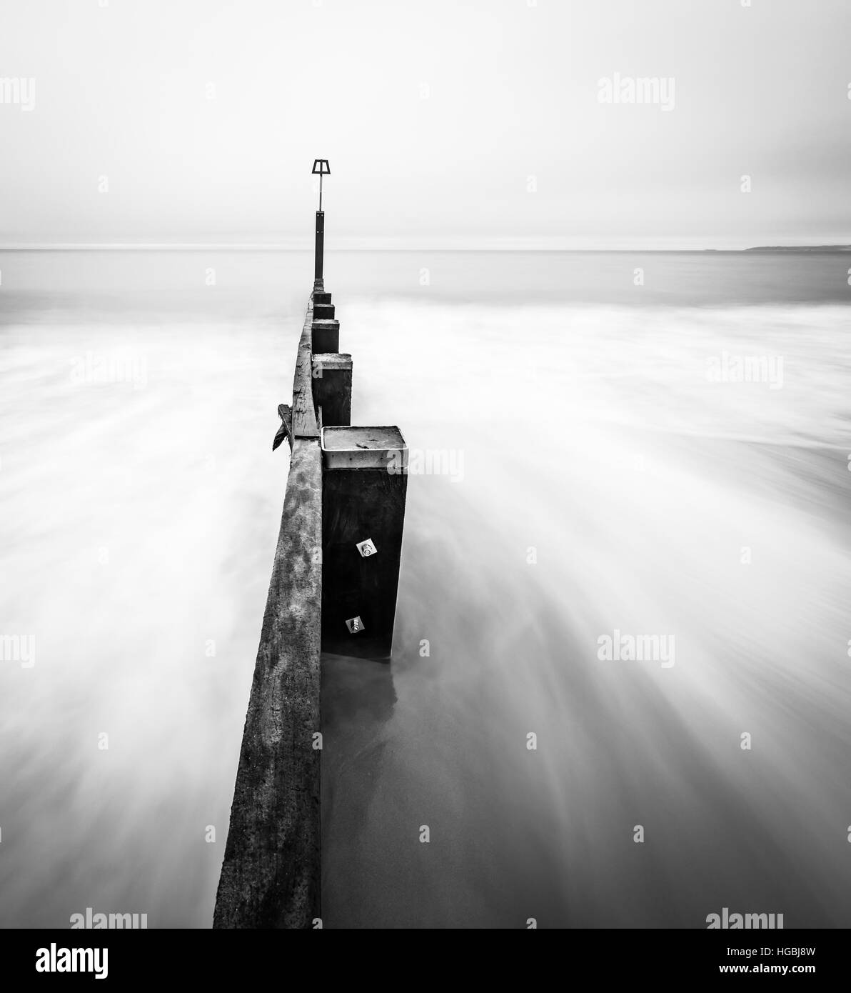 Schwarz / weiß Seelandschaft des Piers Stockfoto