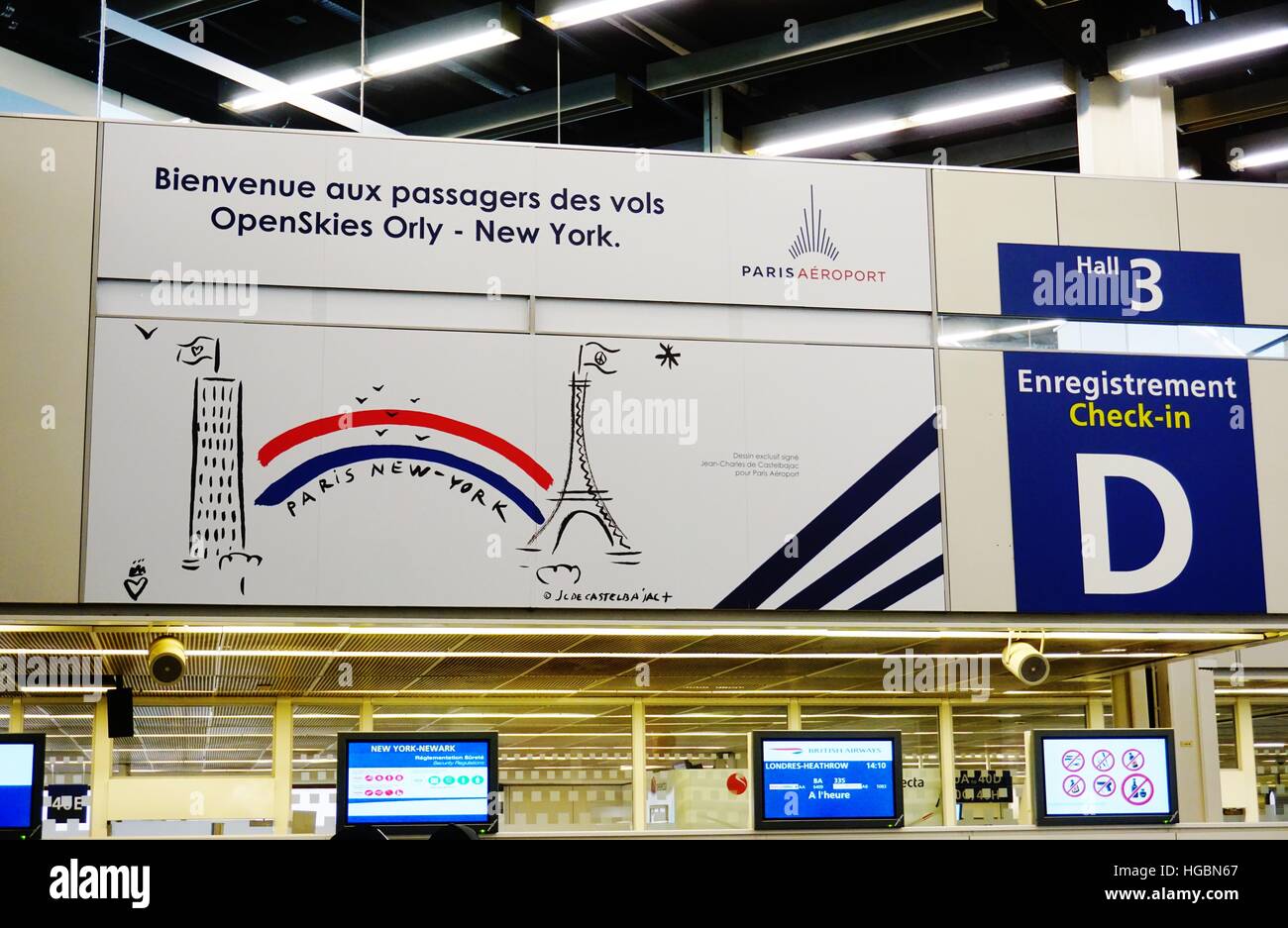 Bei den offenen Himmel (EG) Check-in Schalter im Terminal in Orly Airport (ORY). Freiem Himmel gehört zu British Airways (BA). Stockfoto